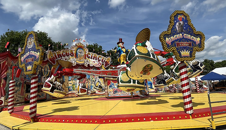 Circus Circus auf der Maidult Regensburg (©Foto: Martin Schmitz